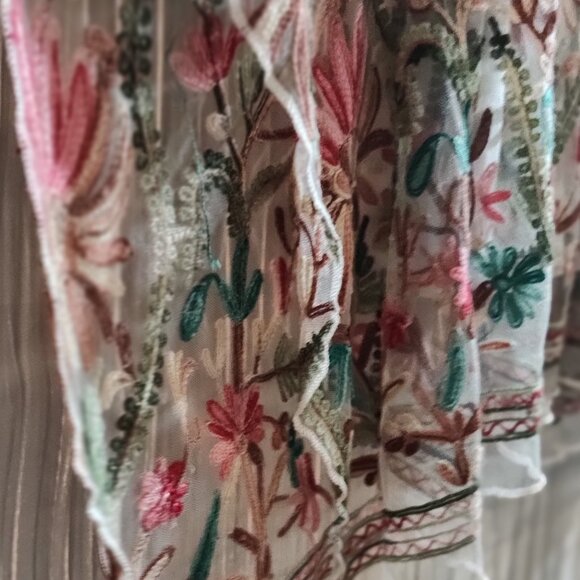 Azi new york floral embroidered top size small - Picture 12 of 16